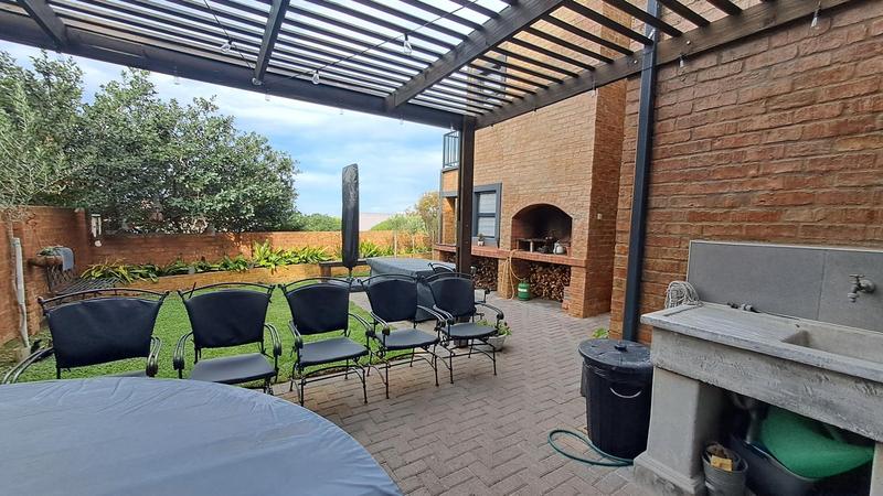 4 Bedroom Property for Sale in Jongensfontein Western Cape